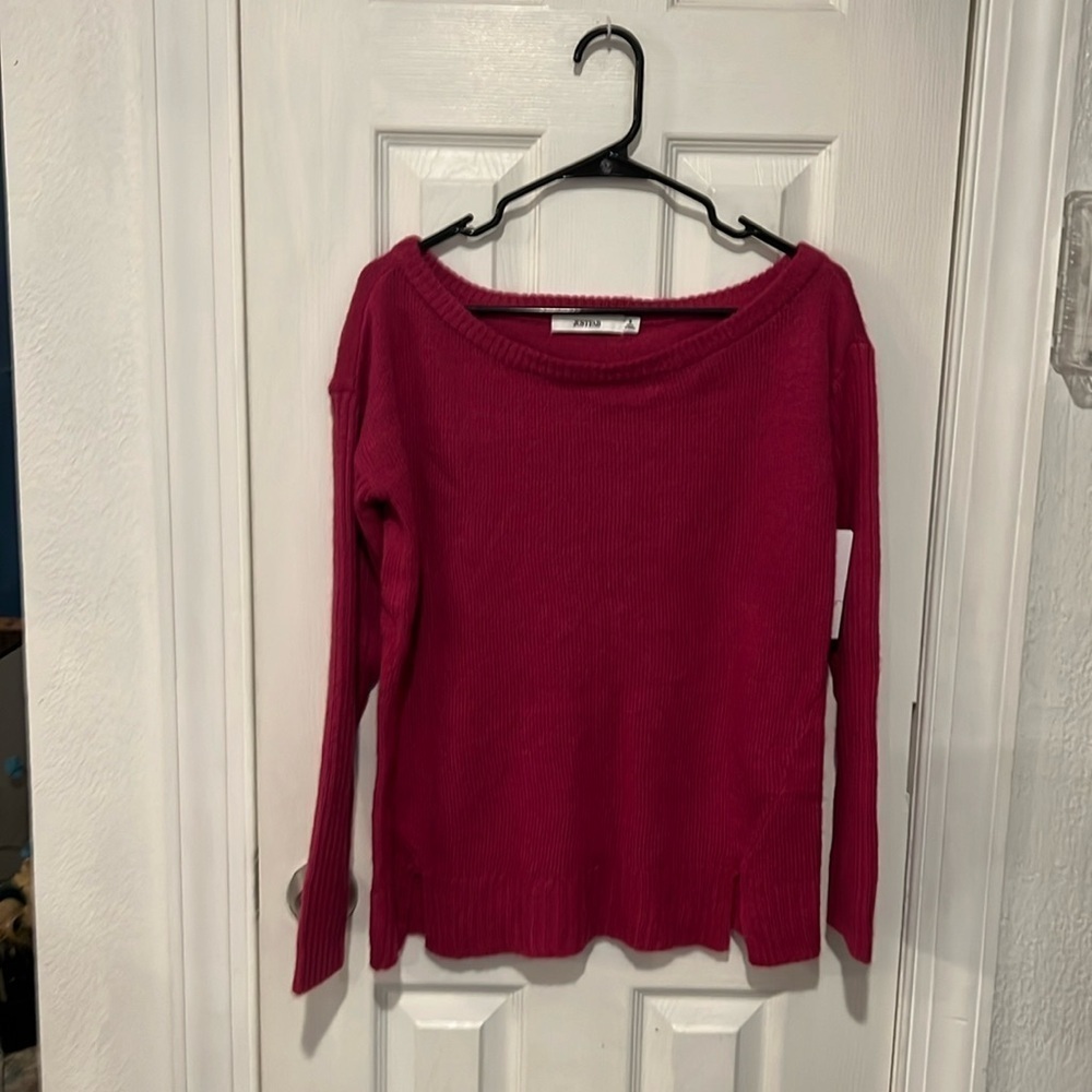 Women’s JustFab sweater